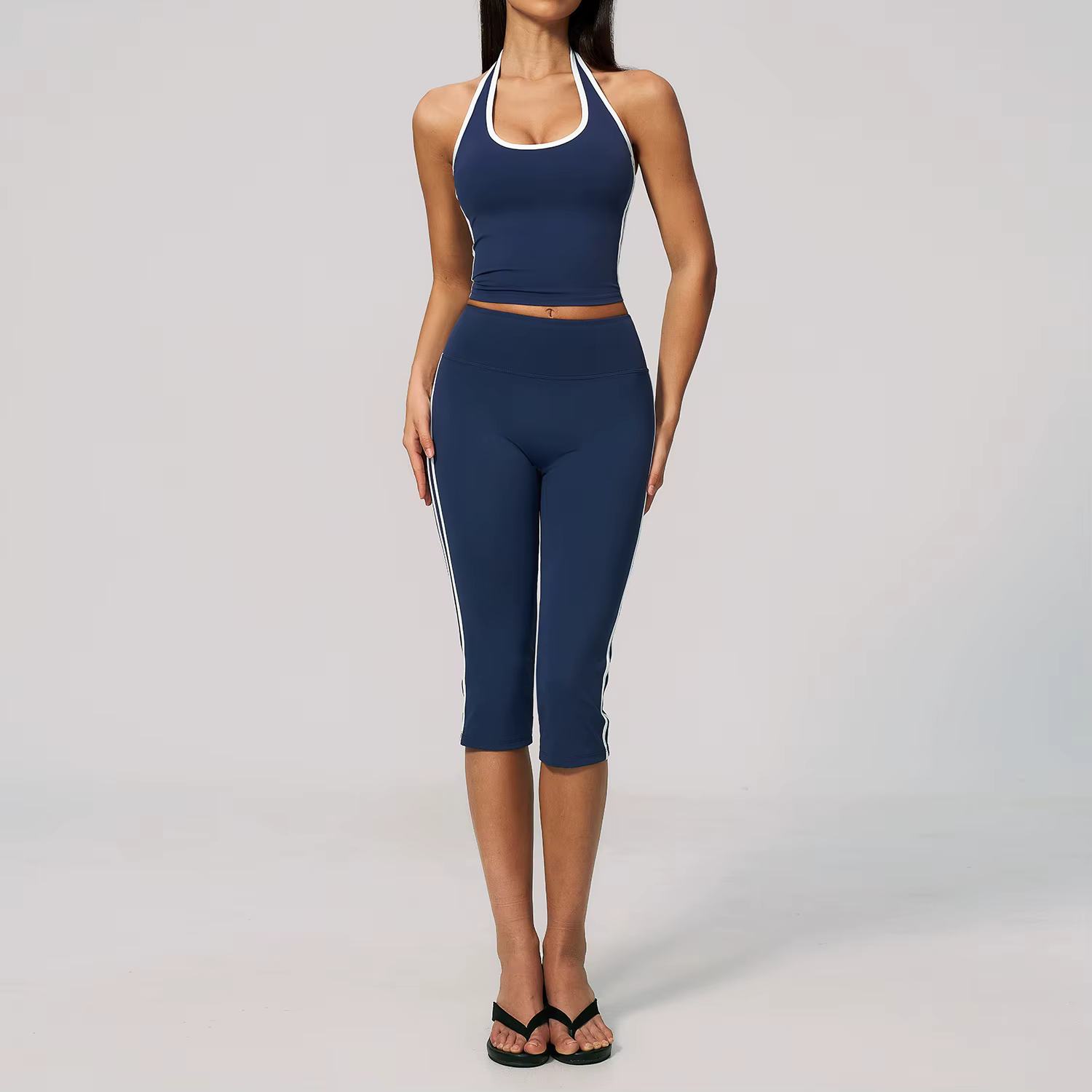 Ensemble de tenue de fitness pour femme avec haut à col halter et coussinets de poitrine, dos élégan