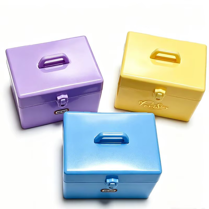 Nouvel ensemble d'accessoires d'outils de manucure pour mini maison de poupée, parfait pour les jeux