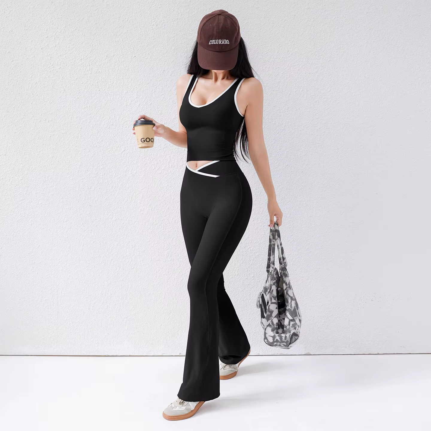 Ensemble CrossFlow pour femme : haut dos ouvert et short de 8 po avec coupe second-skin et bordure d