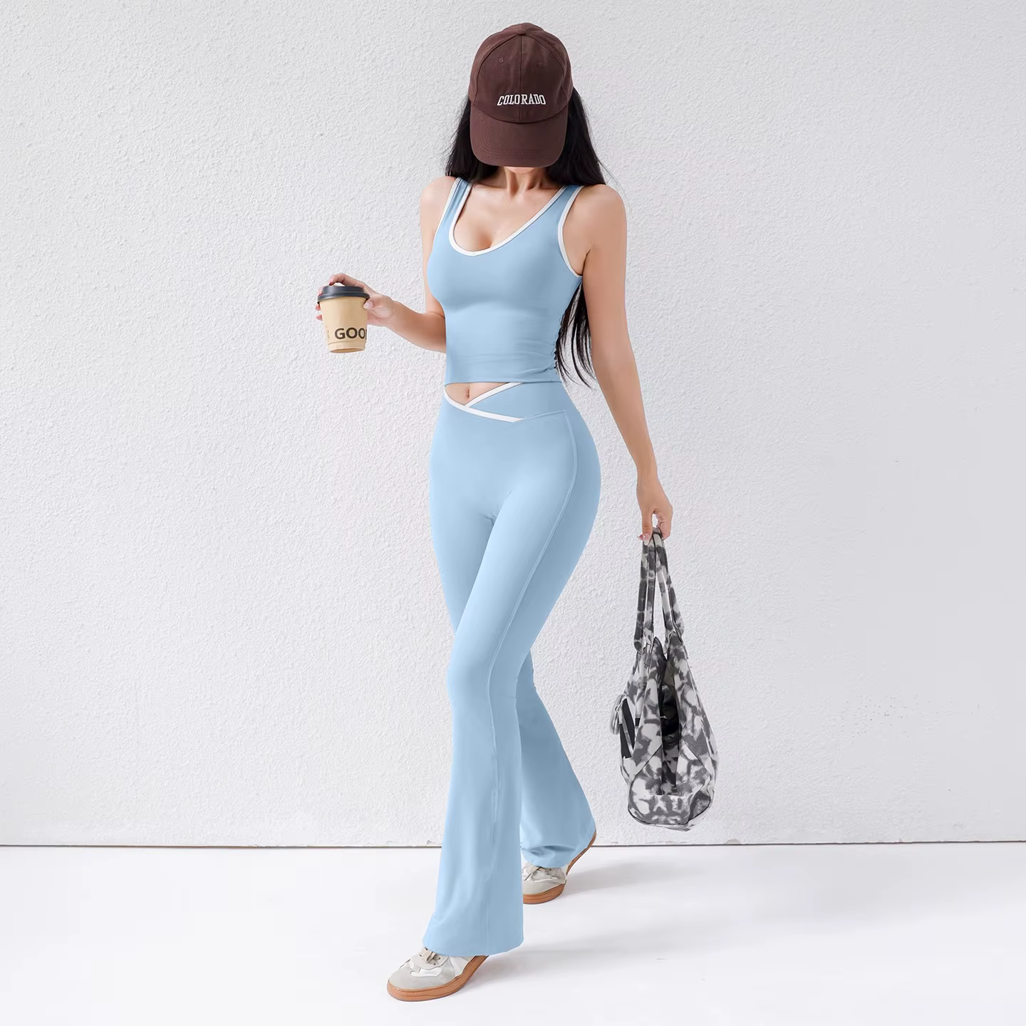 Ensemble CrossFlow pour femme : haut dos ouvert et short de 8 po avec coupe second-skin et bordure d