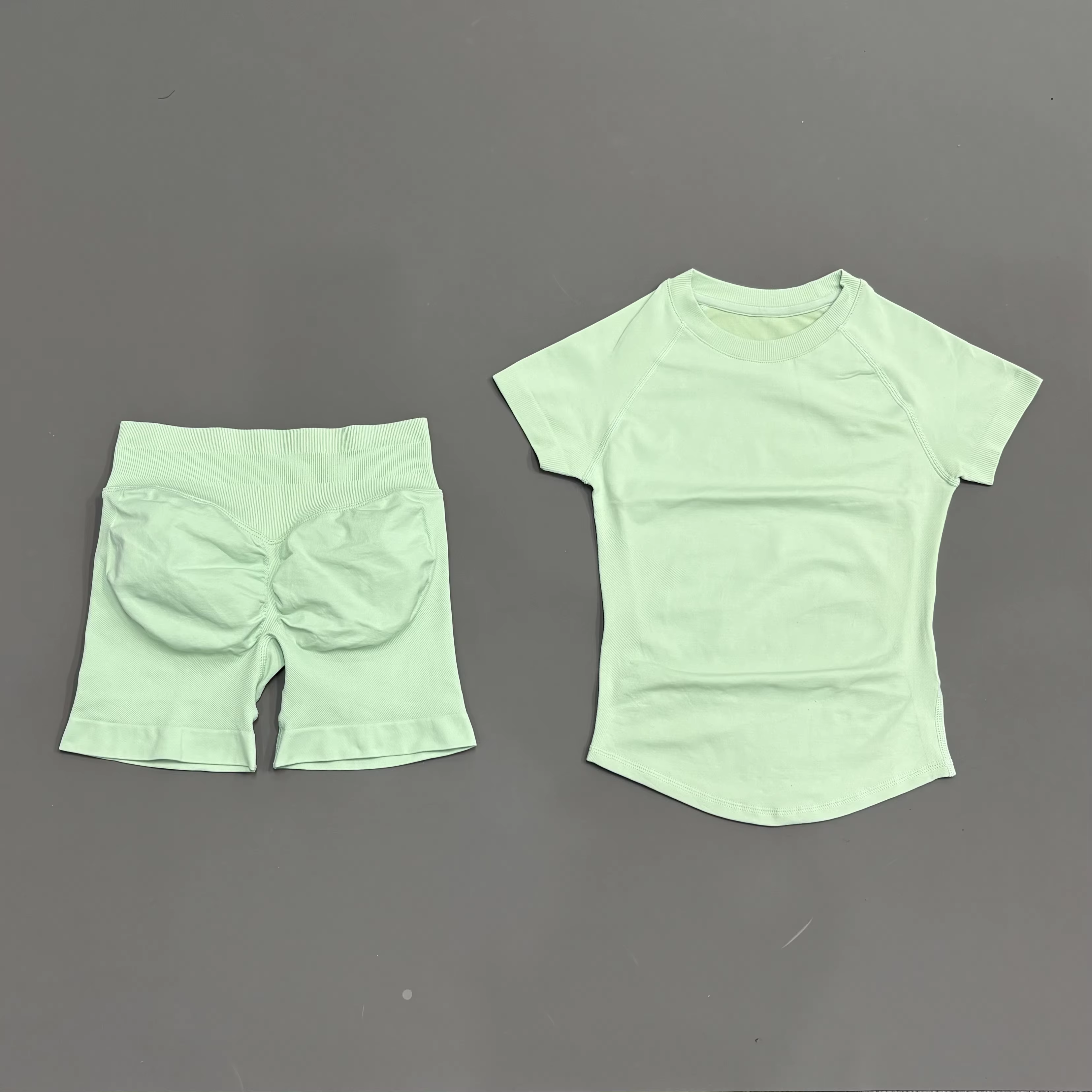 Ensemble de sport et yoga 2 pièces pour femme, taille basse, short à effet galbant, manches courtes,