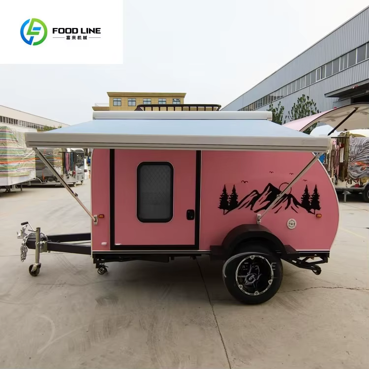 Caravane tout-terrain, camping-car et RV, remorque de camping pour voyages