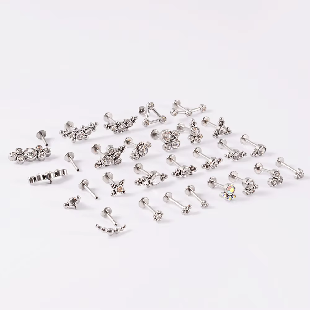 1PC G23 titane et acier 16G CZ gemme Triangle Labret lèvre anneau cristal grappe oreille Cartilage Tragus Helix Piercing vis ajustement haut 16g