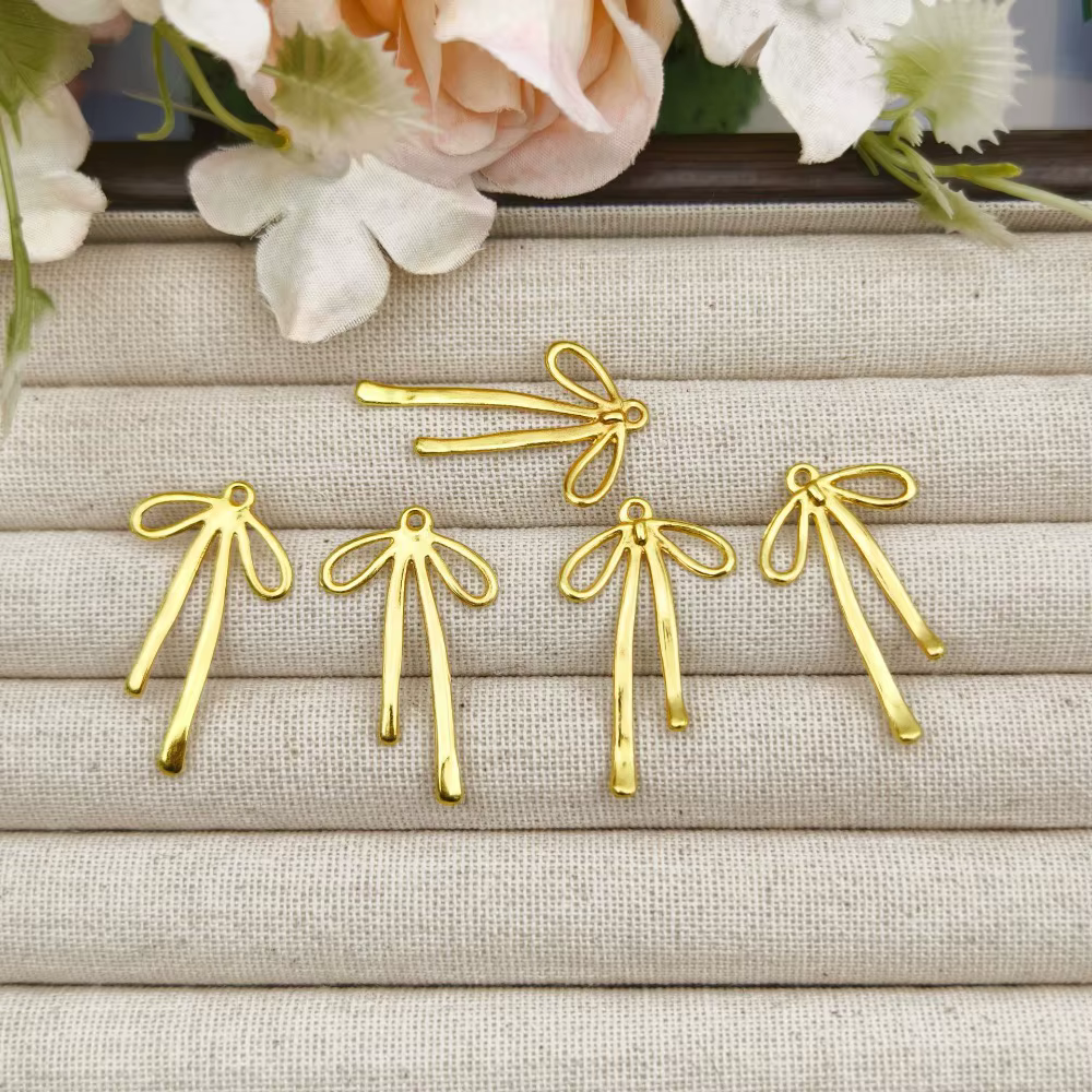 Accessoires mignons en métal doré en forme de nœud, matériaux de bricolage en gros, accessoires DIY, porte-clés, peuvent être librement assortis, décoration, cadeau