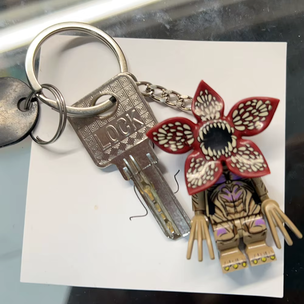 Porte-clés en acrylique Stranger Things, figurines Dustin, Mike, Lucas, Demogorgon, pendentif pour sac à dos, décorations, cadeau