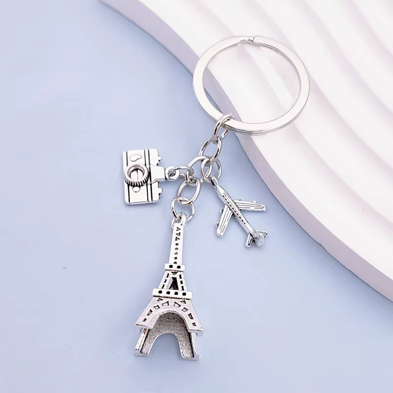 Mini porte-clés tour Eiffel de Paris, joli porte-clés, avion, appareil photo, pendentif de sac, bijoux, cadeaux, souvenirs de voyage, accessoires cadeaux