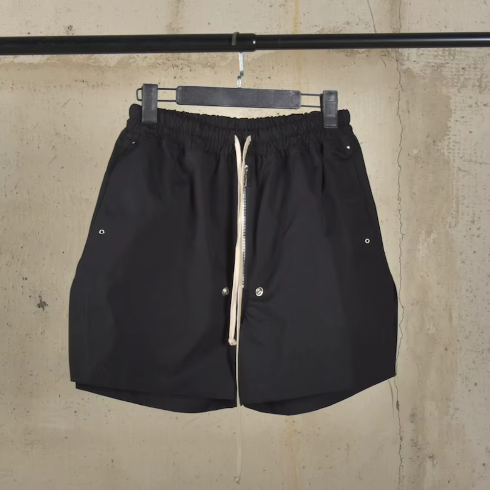 Short de rue foncé pour hommes