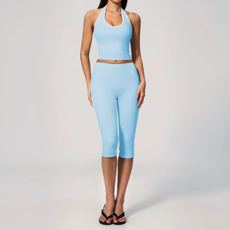 Ensemble de tenue de fitness pour femme avec haut à col halter et coussinets de poitrine