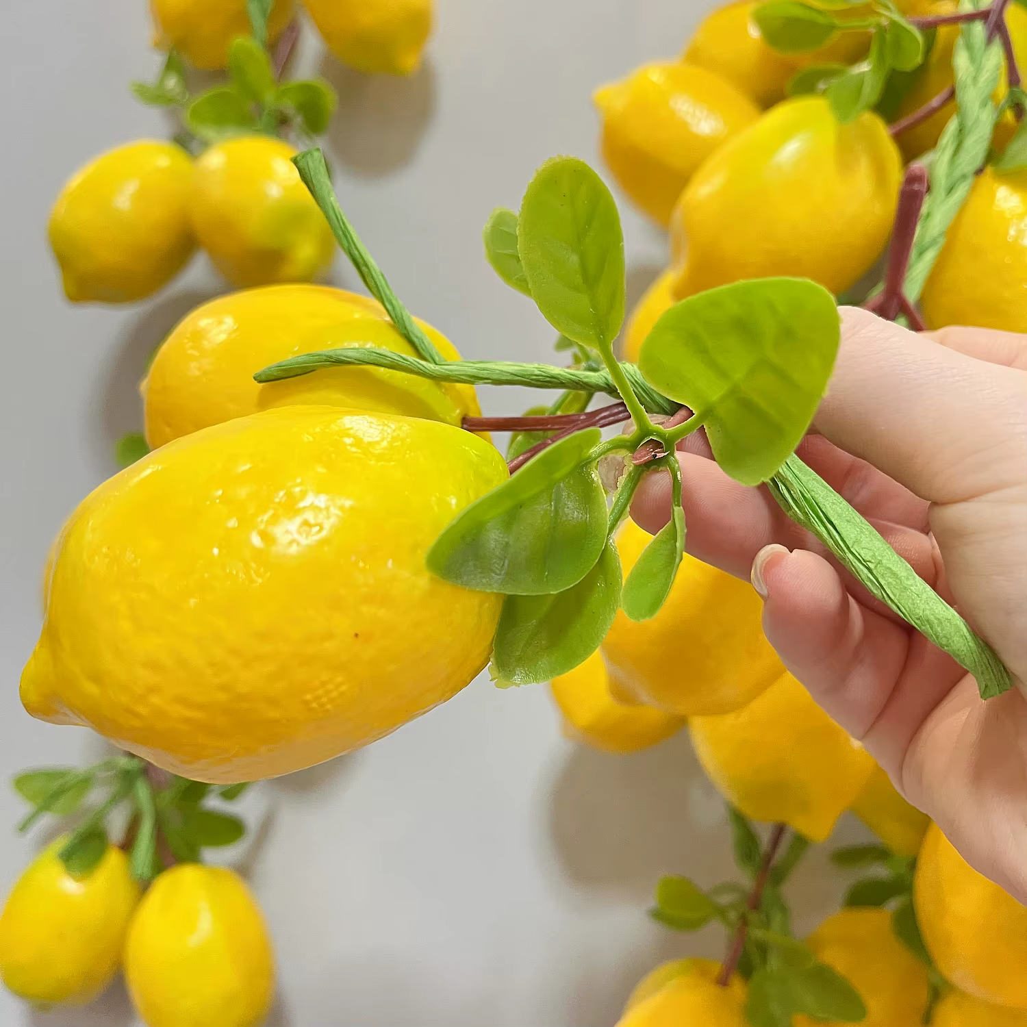 Brochettes de citrons artificiels, modèles de fruits simulés réalistes, pour les vitrines de maison, les fêtes de fin d'année, les décorations suspendues de ferme.