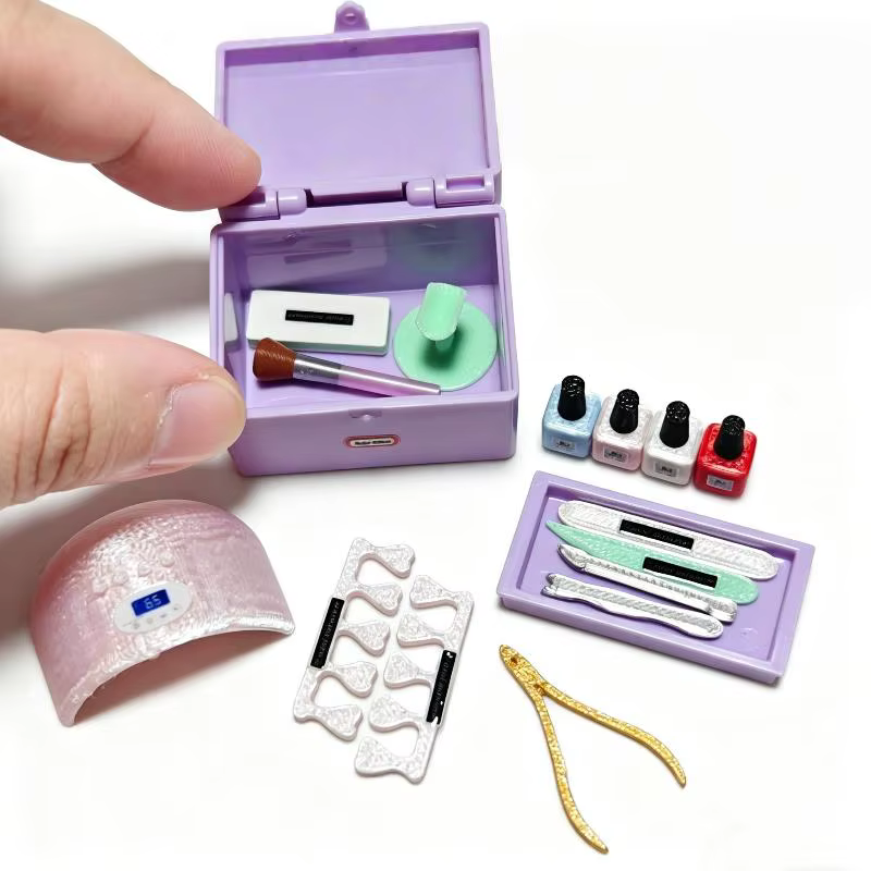 Mini ensemble d'outils de manucure pour maison de poupée, accessoires parfaits pour jouer à faire semblant, collection de décoration pour maison de poupée
