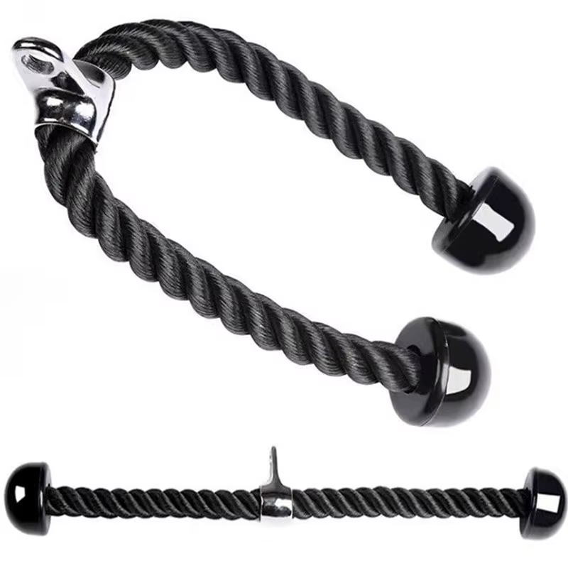 Triceps corde tirer vers le bas câble
