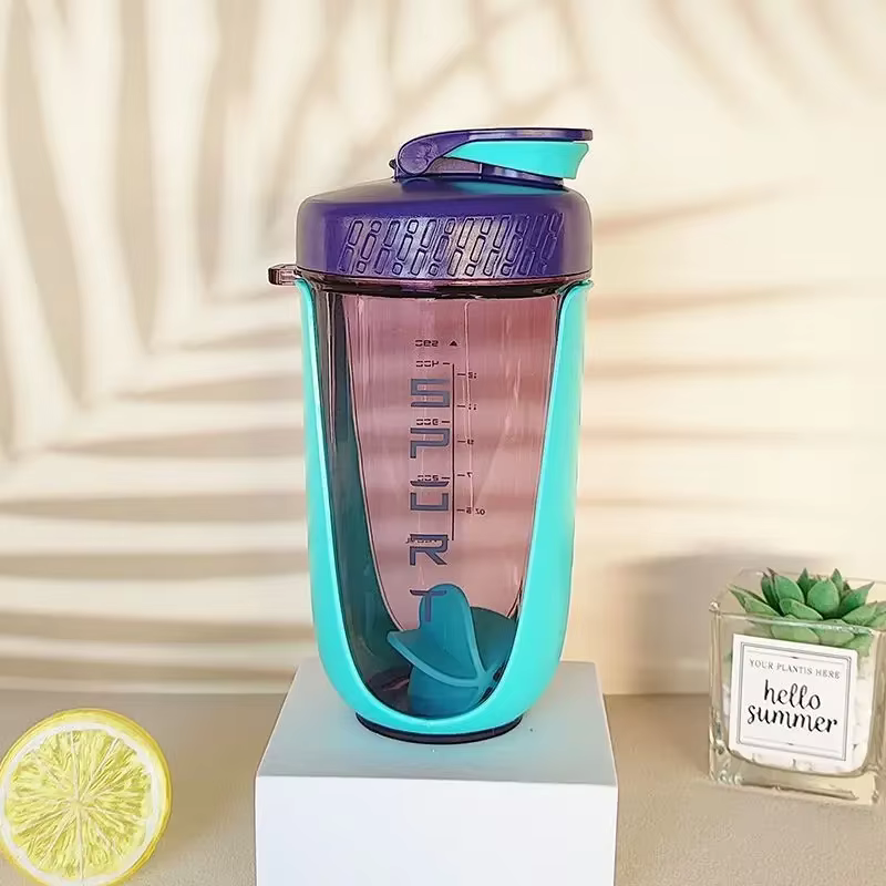 Bouteille Shaker de 600ML avec boule à fouet en plastique