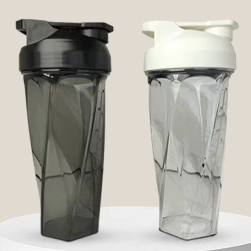 Bouteille mélangeuse vortex de 600 ml pour les shakes protéinés