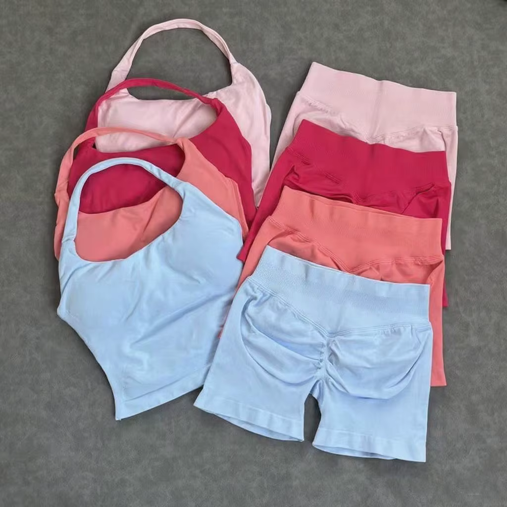 Ensemble de sport 2 pièces sans logo pour femme : haut dos nu à licou et short taille haute sans couture