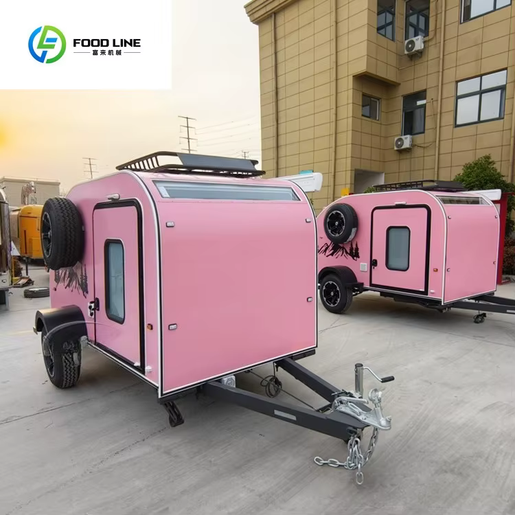 Caravane tout-terrain, camping-car et RV, remorque de camping pour voyages