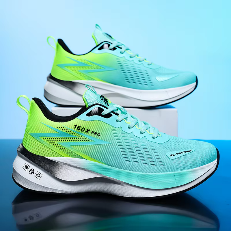 Chaussures de course spécialisées Marathon Hommes Sports Respirantes Légères Planche en carbone Femmes Confortables Athlétiques Antidérapantes