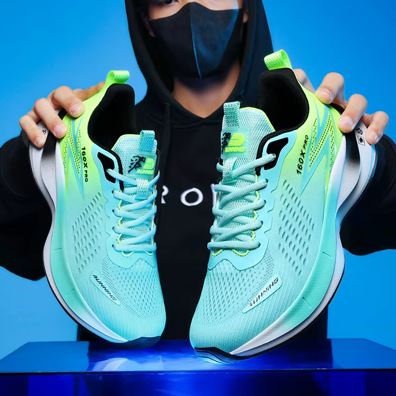 Chaussures de course spécialisées Marathon Hommes Sports Respirantes Légères Planche en carbone Femmes Confortables Athlétiques Antidérapantes