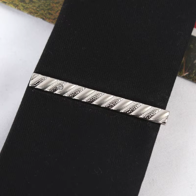 Pinces à cravate pour hommes, accessoires de cravate, mode métal couleur argent, fermoir à barre Simple, fermoir pratique, épingle à cravate, Clip de collier