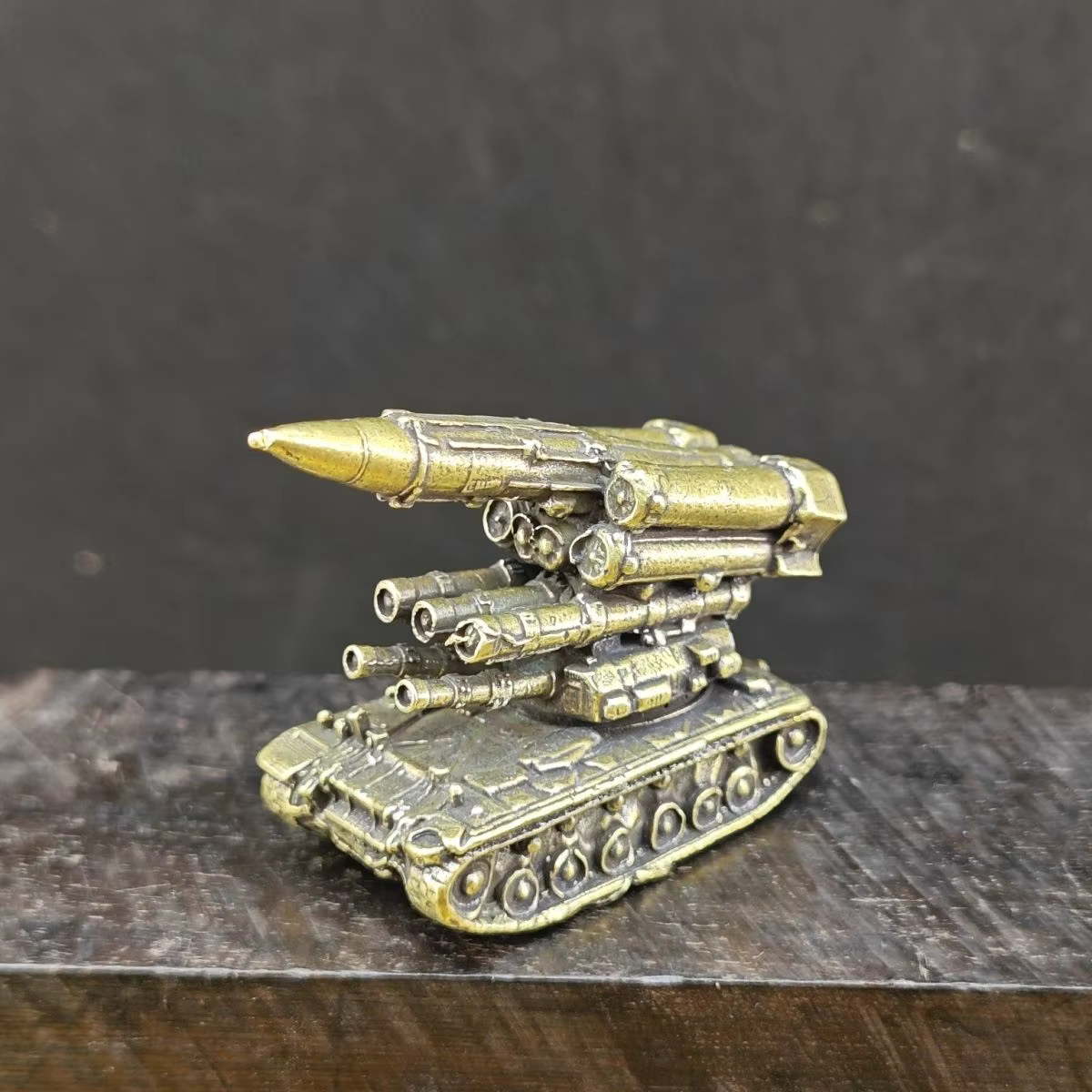 Modèle de réservoir de tigre Miniature en laiton, Figurine en métal pour décoration de bureau, accessoire Diorama et ornement militaire à collectionner