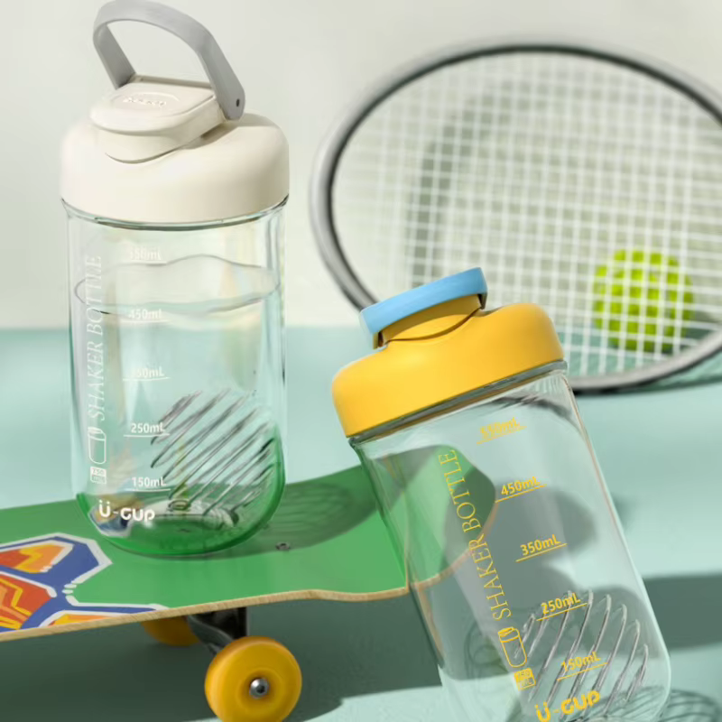 Bouteille d'eau en plastique Tritan de 500 ml grande capacité pour shake protéiné