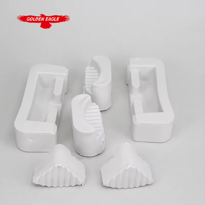 Accessoires pour machines à coudre industrielles : Patins synchronisés à 6 points, patins d'angle, bac à huile et caoutchouc antichoc