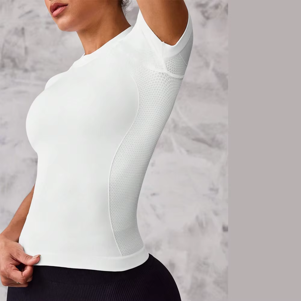 Haut de sport à manches courtes pour femmes