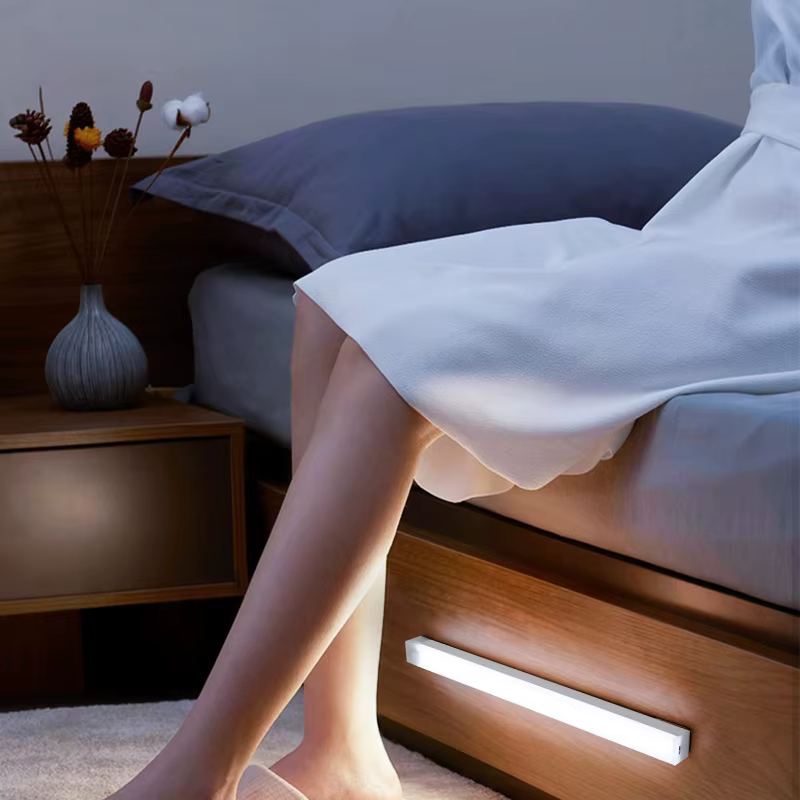 Lampe LED sans fil avec capteur de mouvement, Rechargeable par USB, veilleuse à Induction, Portable, sans fil, magnétique, pour armoire, cuisine