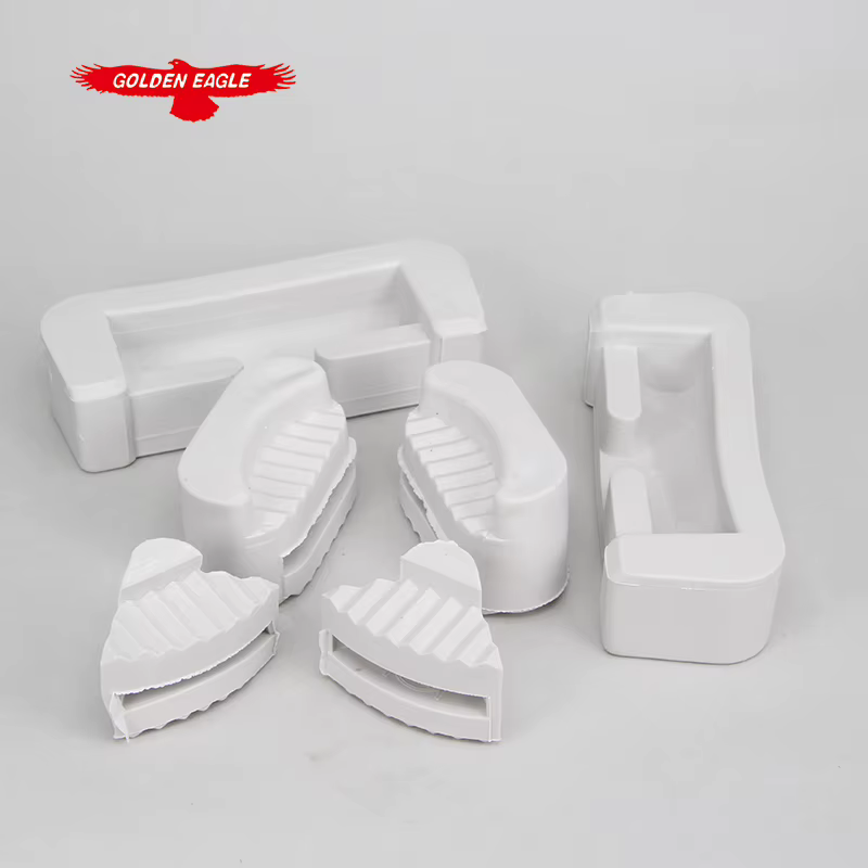Accessoires pour machines à coudre industrielles : Patins synchronisés à 6 points, patins d'angle, bac à huile et caoutchouc antichoc