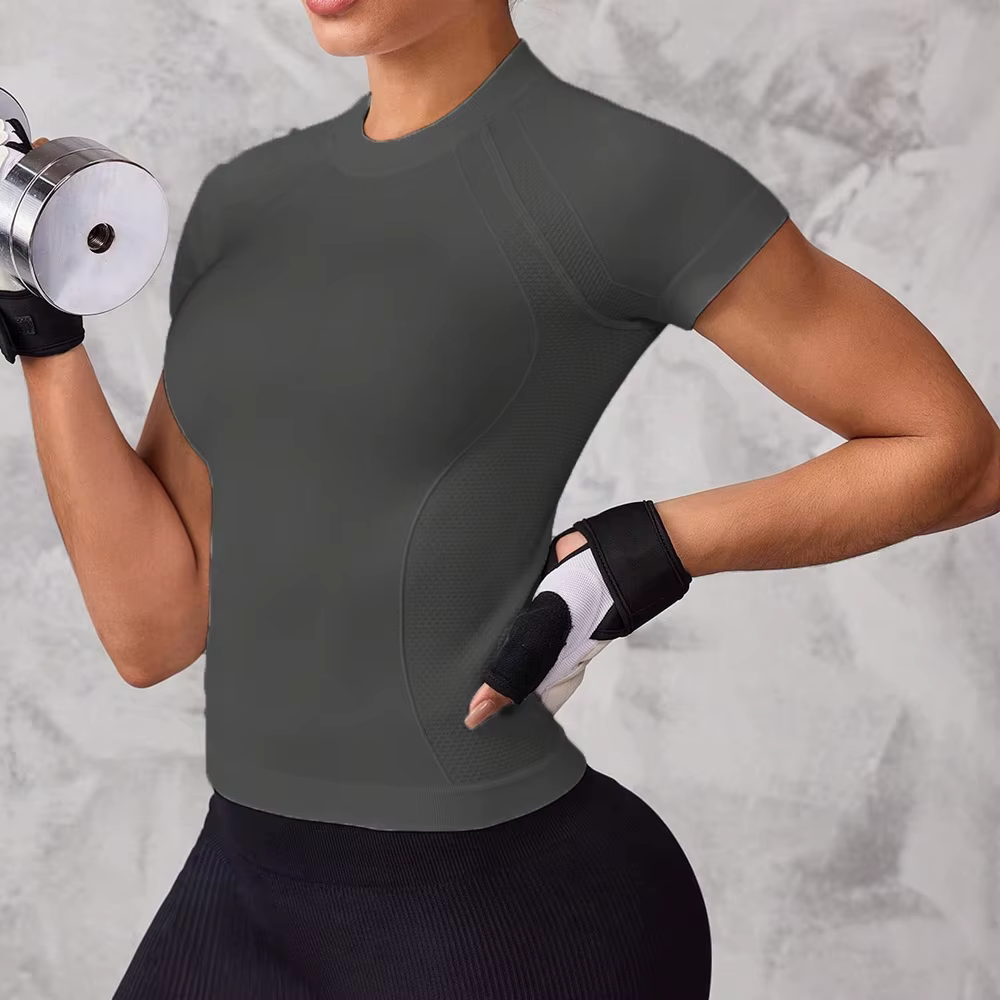 Haut de sport à manches courtes pour femmes