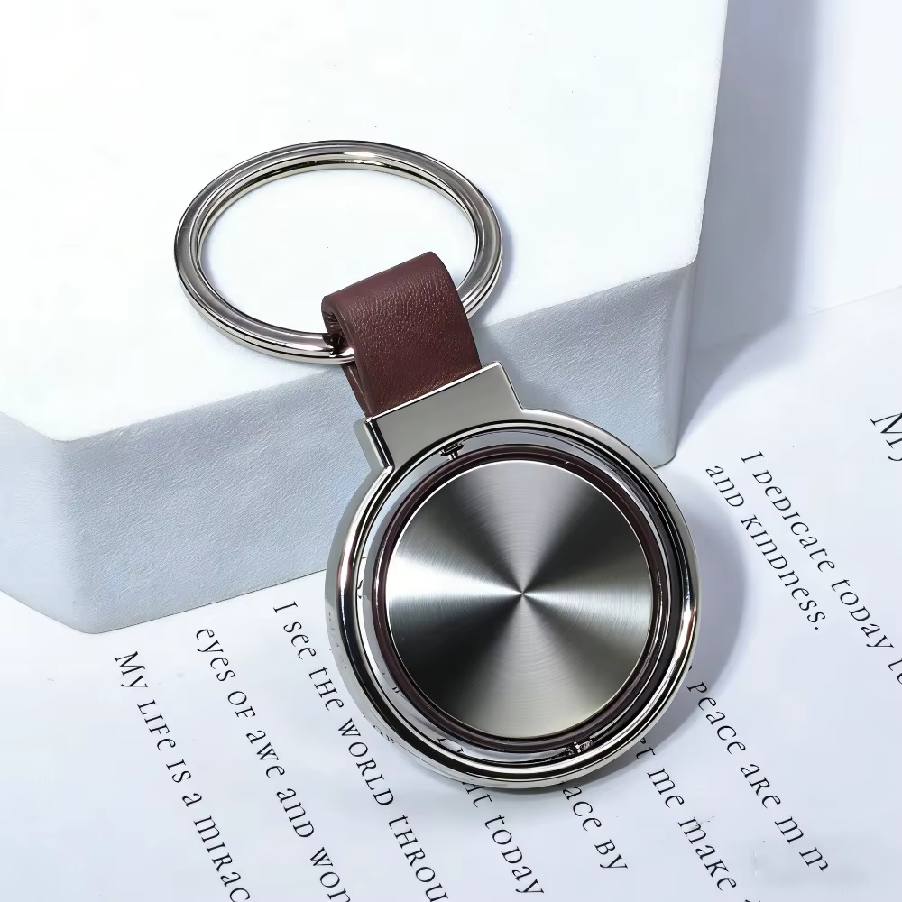 Porte-clés personnalisable en cuir avec pendentif, petit cadeau, accessoires à boucle métallique, porte-clés rotatif en cuir avec logo