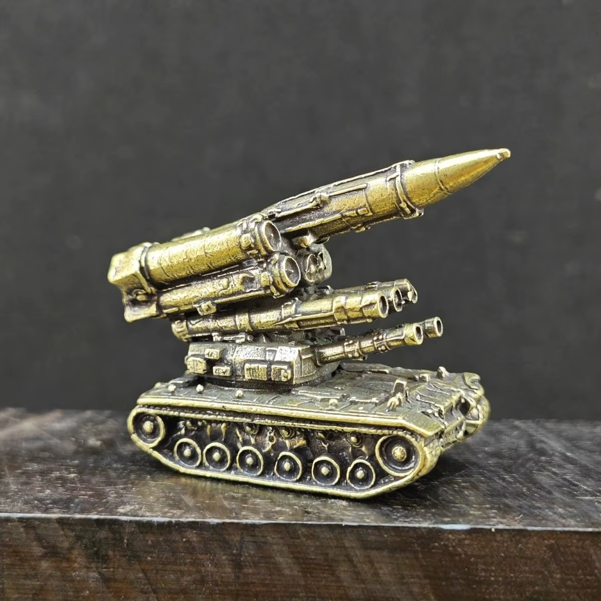 Modèle de réservoir de tigre Miniature en laiton, Figurine en métal pour décoration de bureau, accessoire Diorama et ornement militaire à collectionner