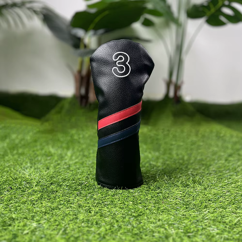 Housse de protection pour club de golf avec design à barres parallèles rouges et bleues, dotée d'un bandeau de tête de type '1,3,5, U', élégante et durable