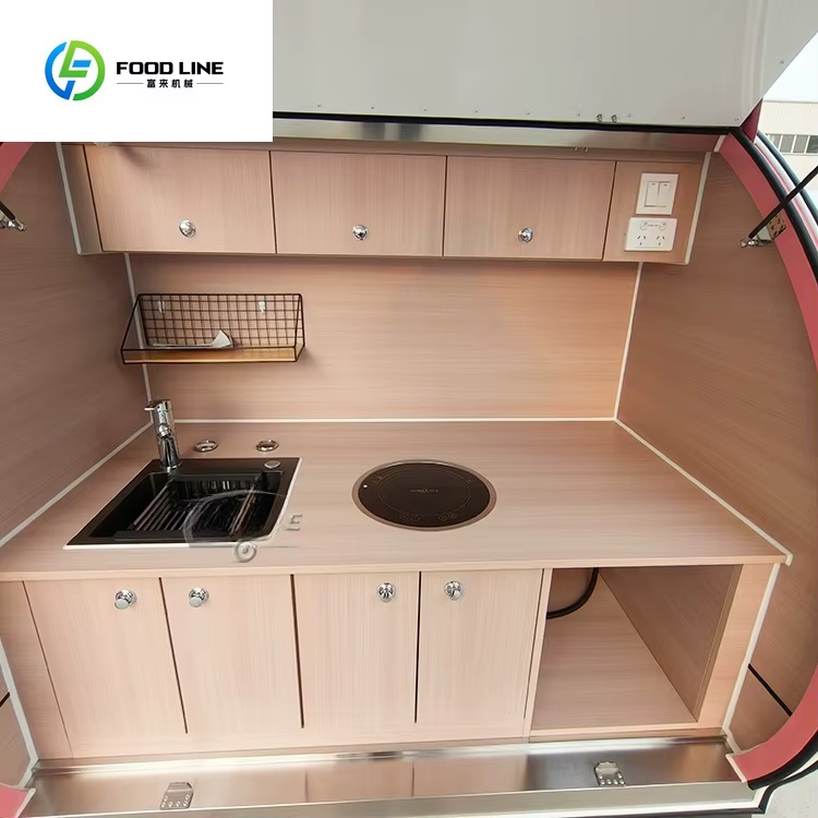 Caravane tout-terrain, camping-car et RV, remorque de camping pour voyages