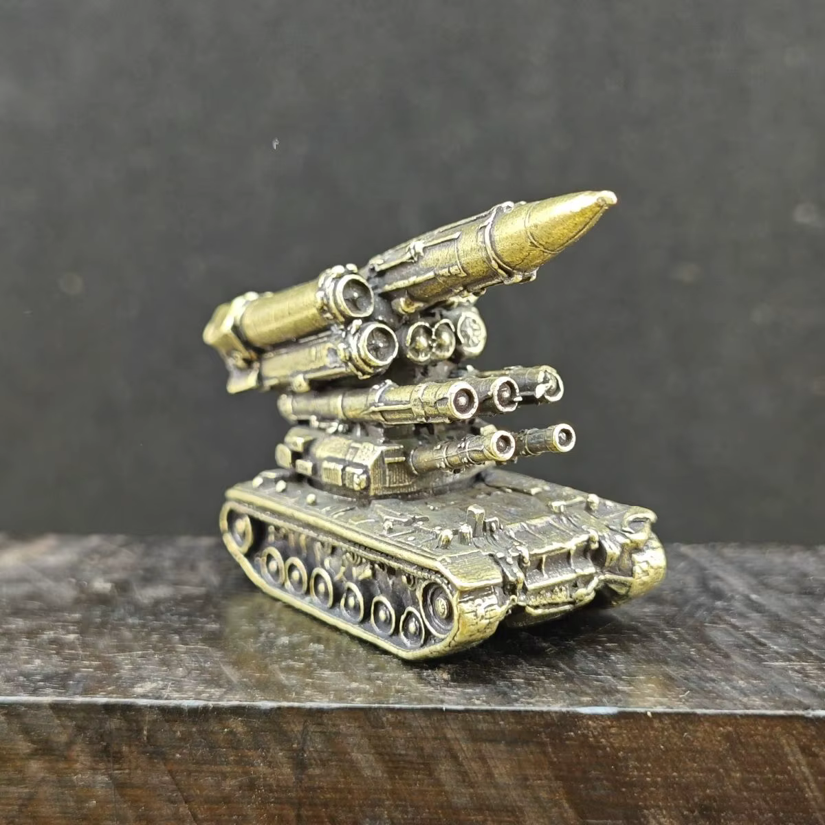 Modèle de réservoir de tigre Miniature en laiton, Figurine en métal pour décoration de bureau, accessoire Diorama et ornement militaire à collectionner
