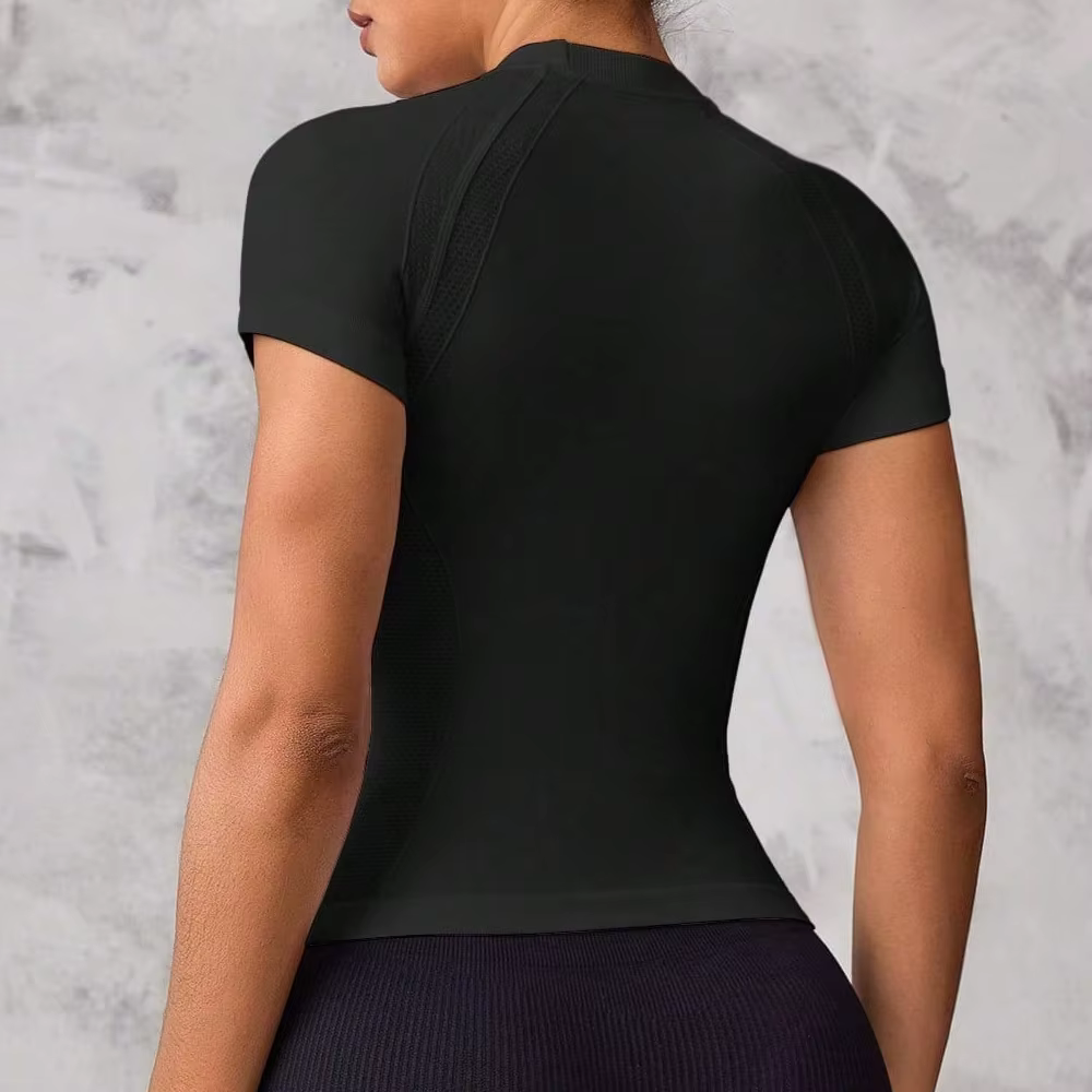Haut de sport à manches courtes pour femmes