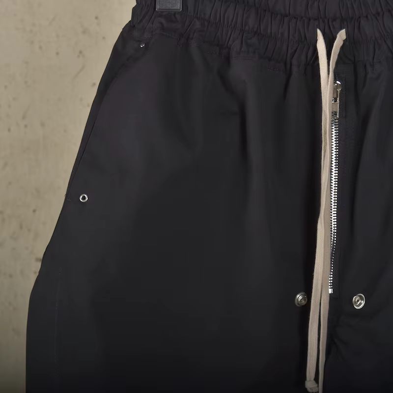 Short de rue foncé pour hommes