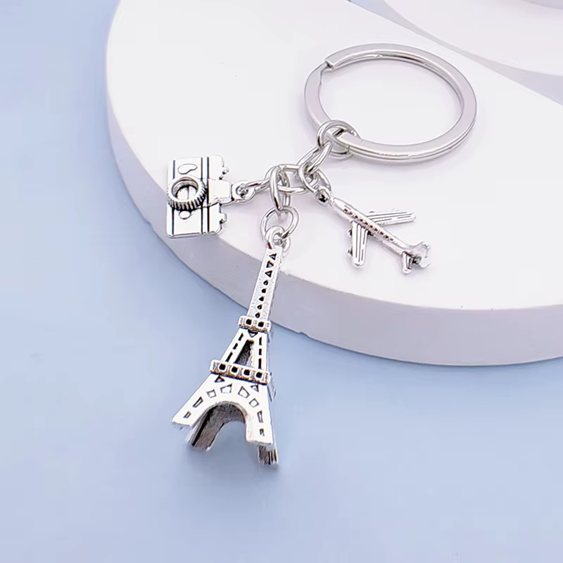 Mini porte-clés tour Eiffel de Paris, joli porte-clés, avion, appareil photo, pendentif de sac, bijoux, cadeaux, souvenirs de voyage, accessoires cadeaux