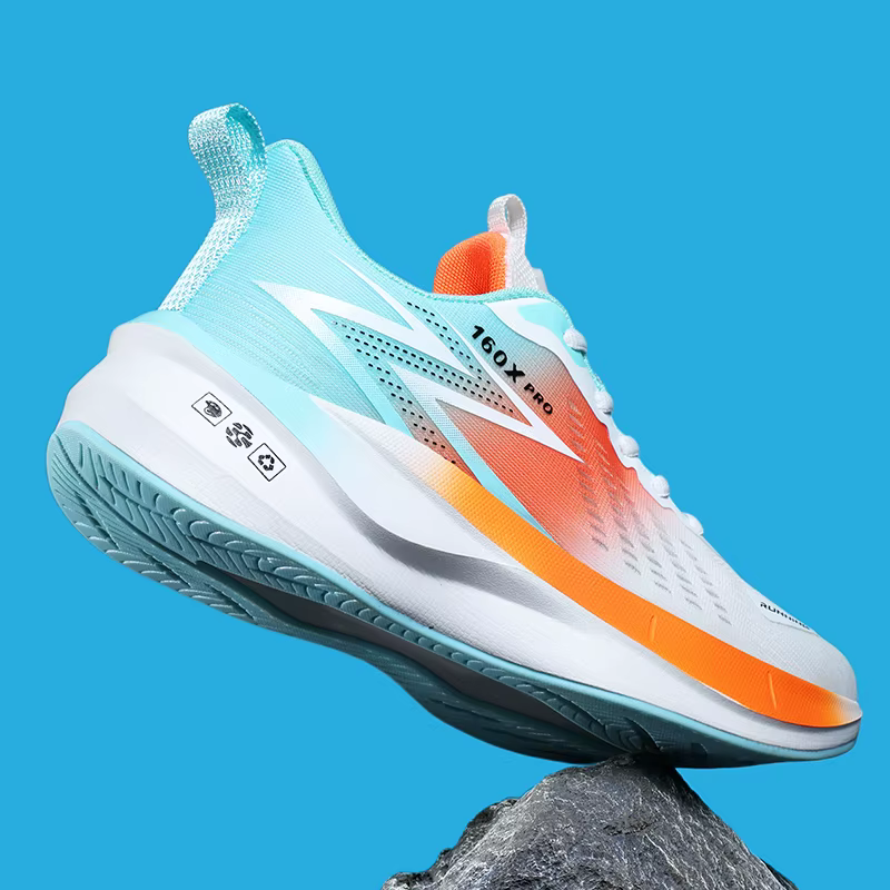 Chaussures de course spécialisées Marathon Hommes Sports Respirantes Légères Planche en carbone Femmes Confortables Athlétiques Antidérapantes