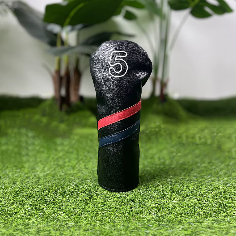 Housse de protection pour club de golf avec design à barres parallèles rouges et bleues, dotée d'un bandeau de tête de type '1,3,5, U', élégante et durable