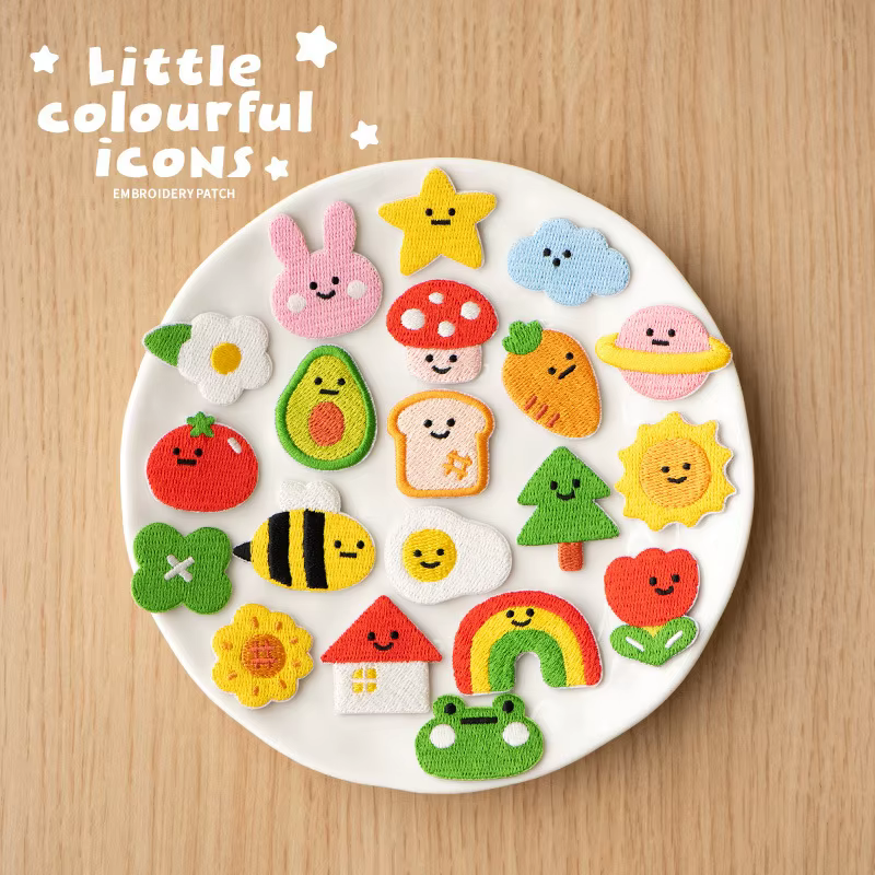 Patchs brodés mignons à thermocoller ou autocollants, sans couture, pour décoration DIY sur vêtements, sacs à dos, coques de téléphone