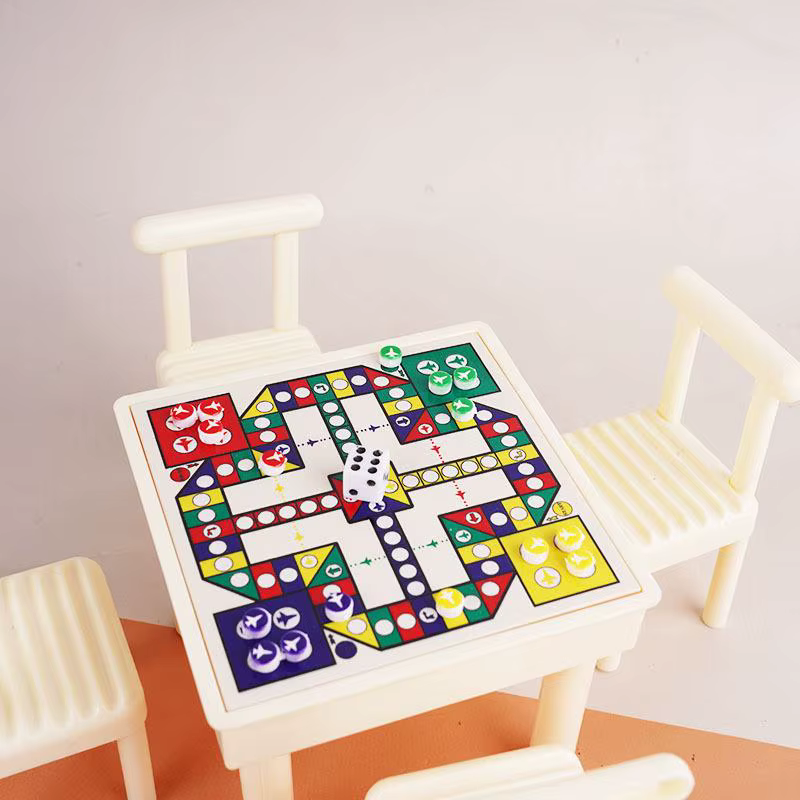 1 ensemble d'accessoires de décoration pour maison de poupée, jeu d'échecs miniature, mini table avec chaise, jeu de ludo, jeu de go, modèle de jeu