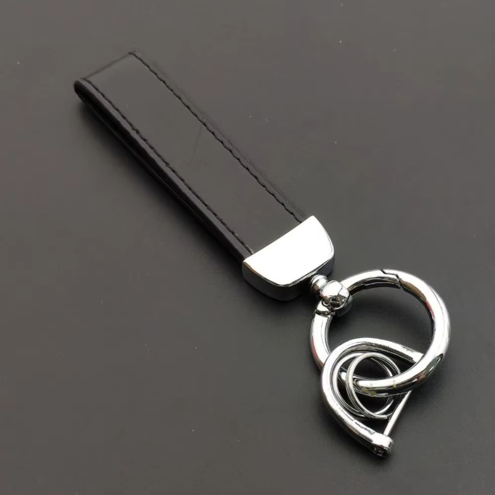 Porte-clés universel personnalisable en cuir, nouveau modèle, accessoires, texte, nom, porte-clés pour homme, sac à dos, moto, cadeau, personnalisable