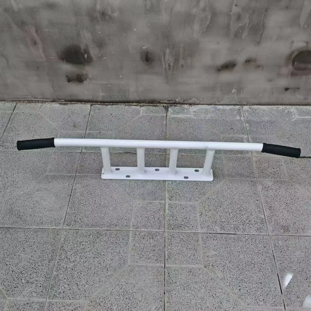Barre de traction murale pour salle de sport à domicile