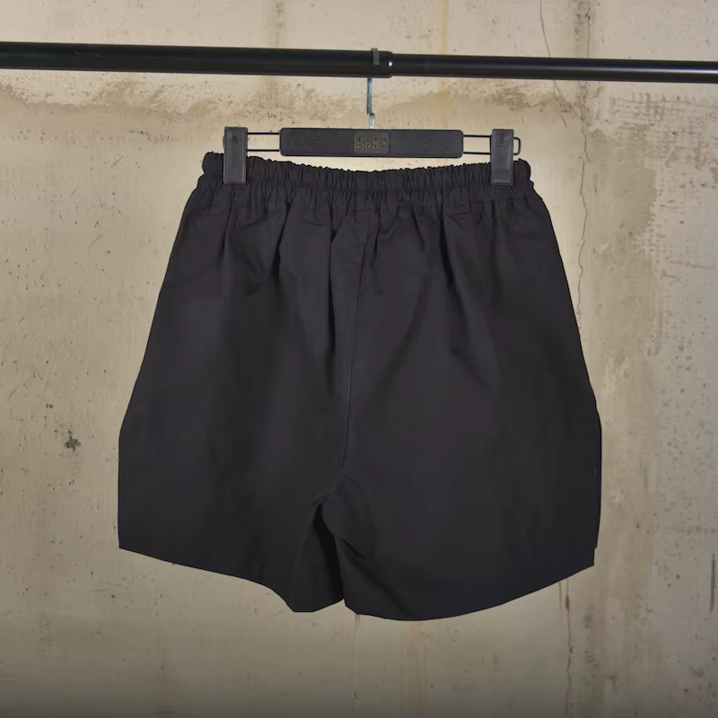 Short de rue foncé pour hommes