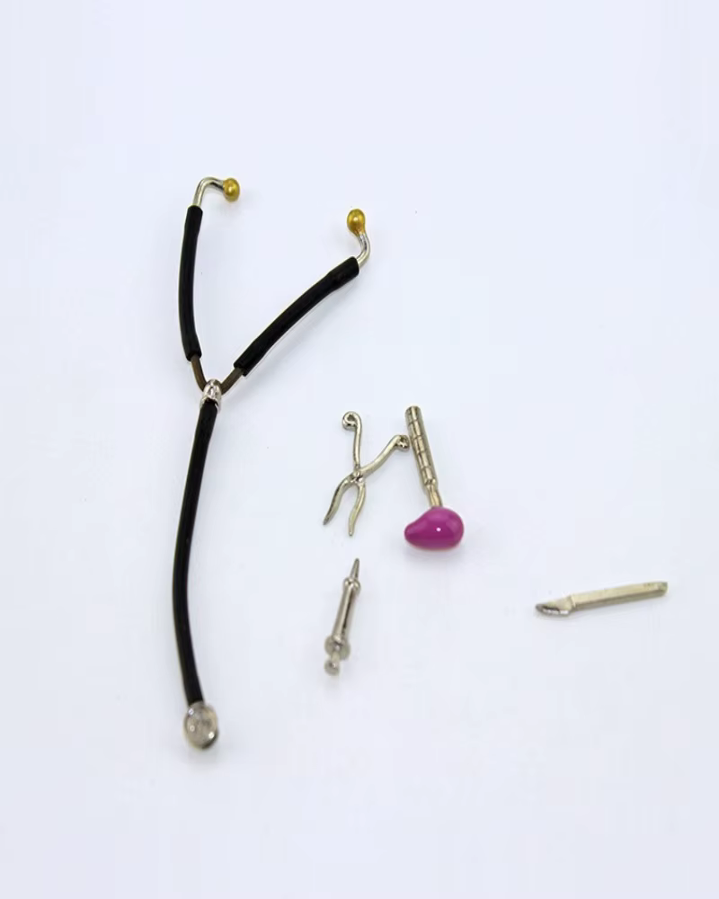 Accessoires pour maison de poupée, mini ensemble d'équipement médical, stéthoscope à seringue, modèle miniature de simulation, petit ornement