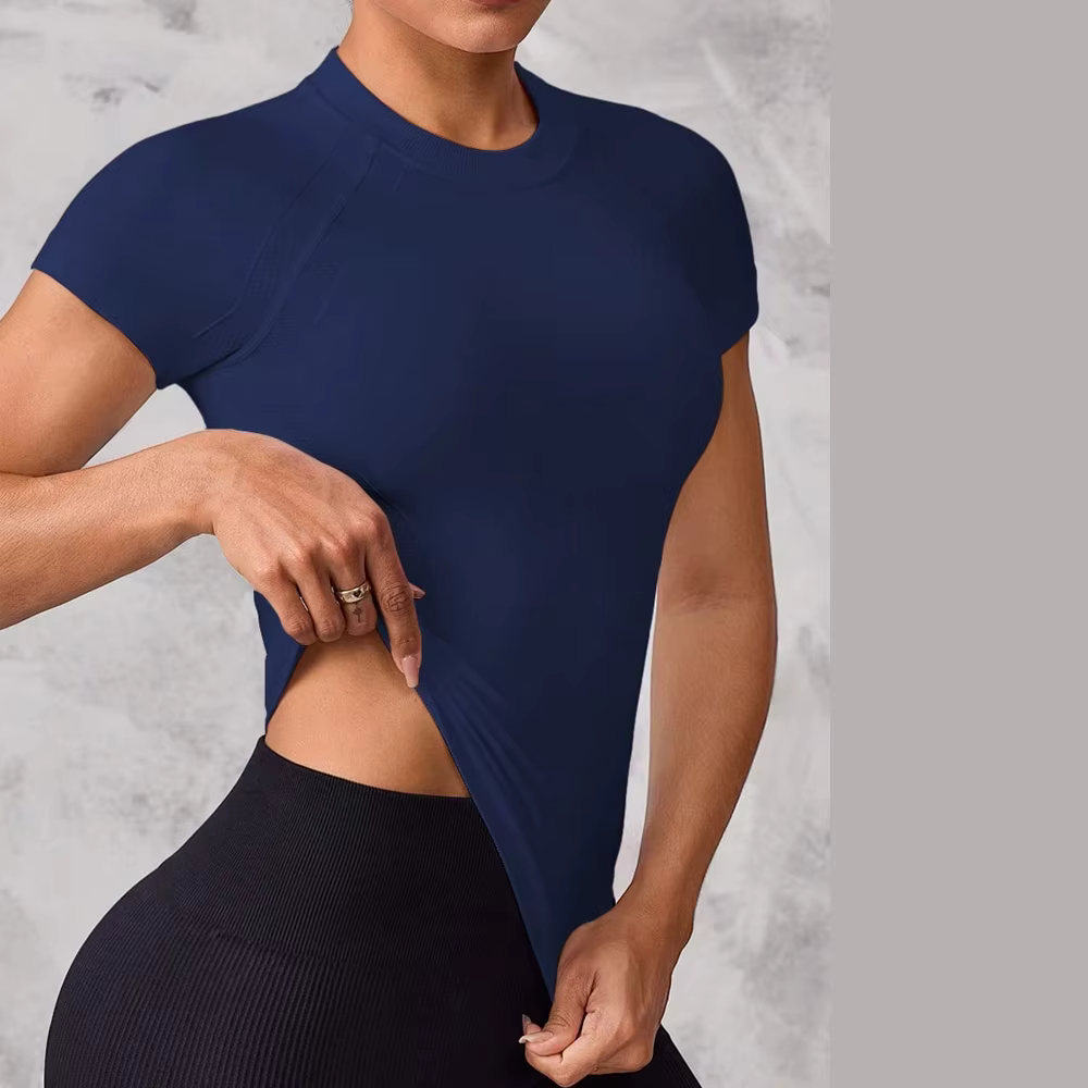Haut de sport à manches courtes pour femmes
