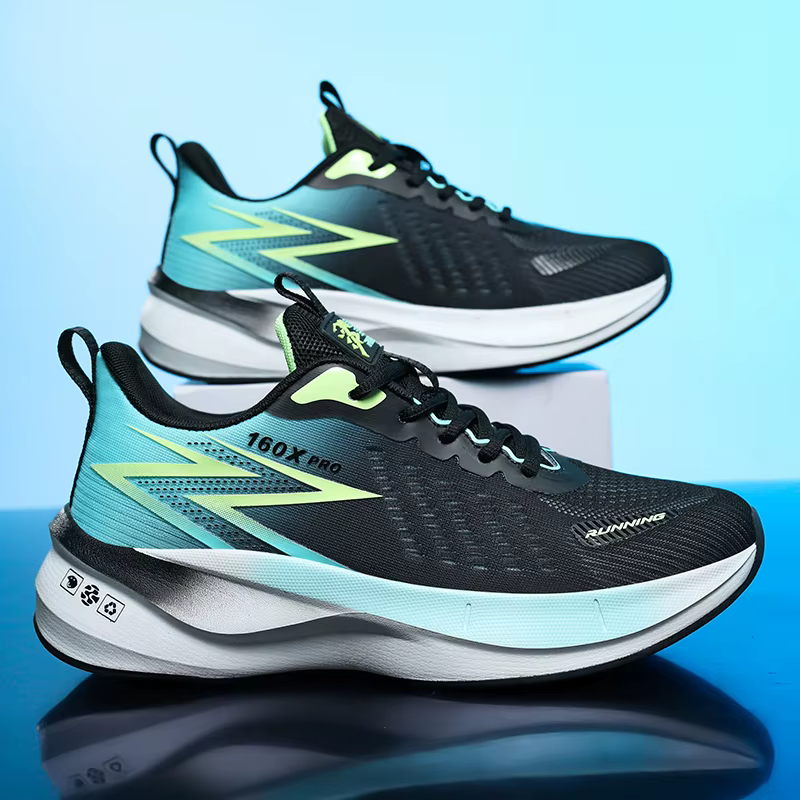 Chaussures de course spécialisées Marathon Hommes Sports Respirantes Légères Planche en carbone Femmes Confortables Athlétiques Antidérapantes