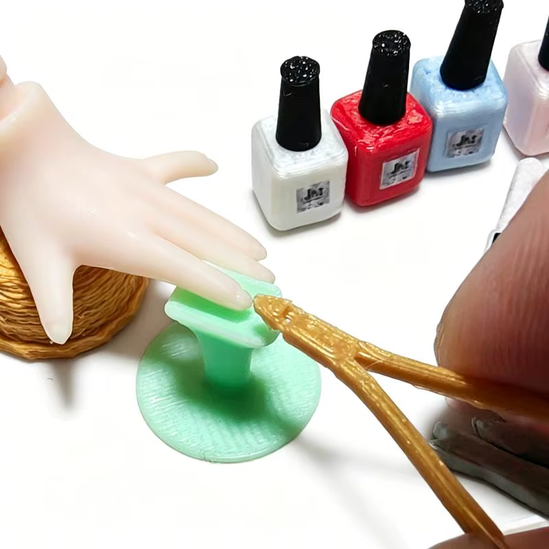 Mini ensemble d'outils de manucure pour maison de poupée, accessoires parfaits pour jouer à faire semblant, collection de décoration pour maison de poupée