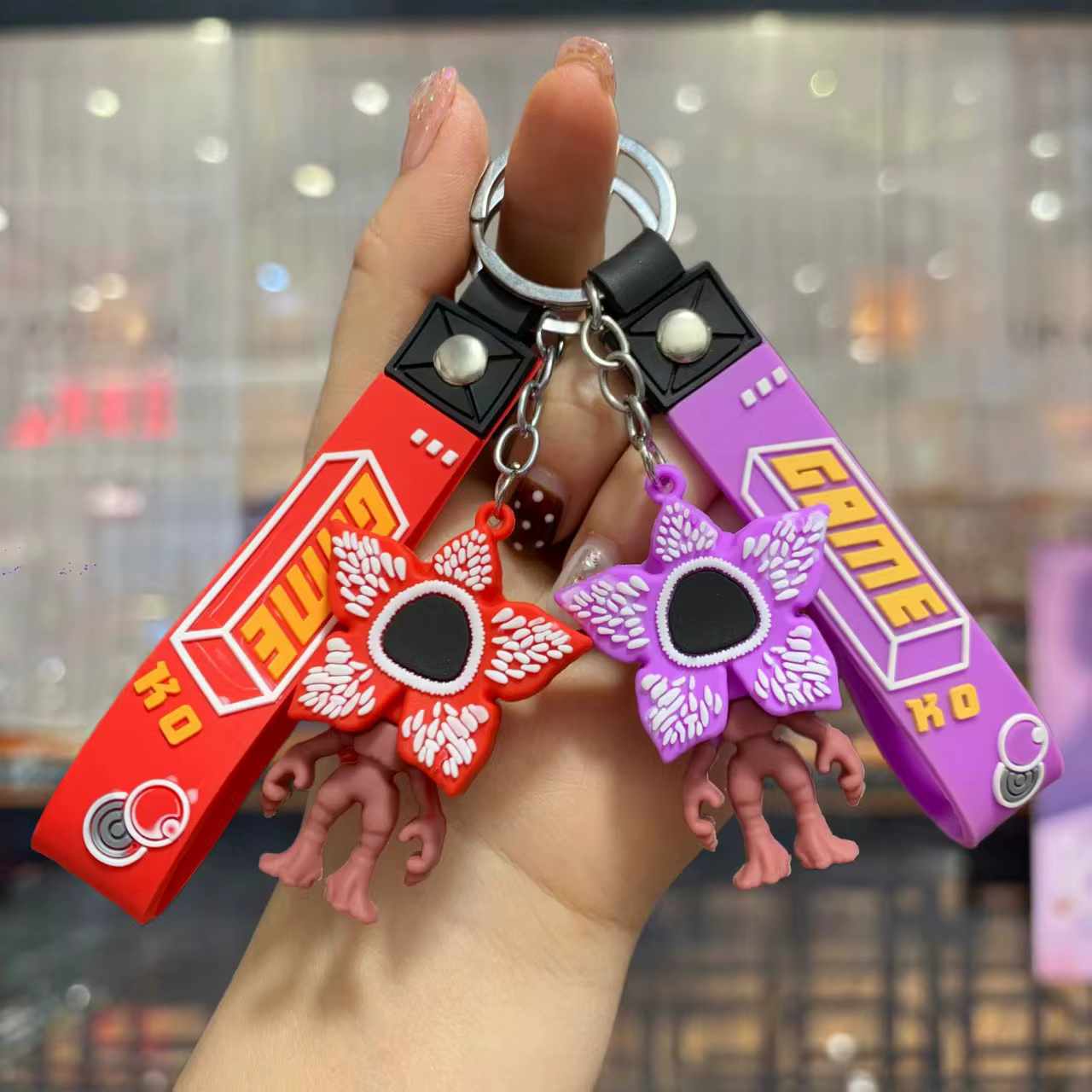 Porte-clés étranger, décorations de sac à dos, cadeaux de fête, saison de retour à l'école, pièces d'accessoires pour amis, modèle de poupée, jouet pour Fans, cadeau