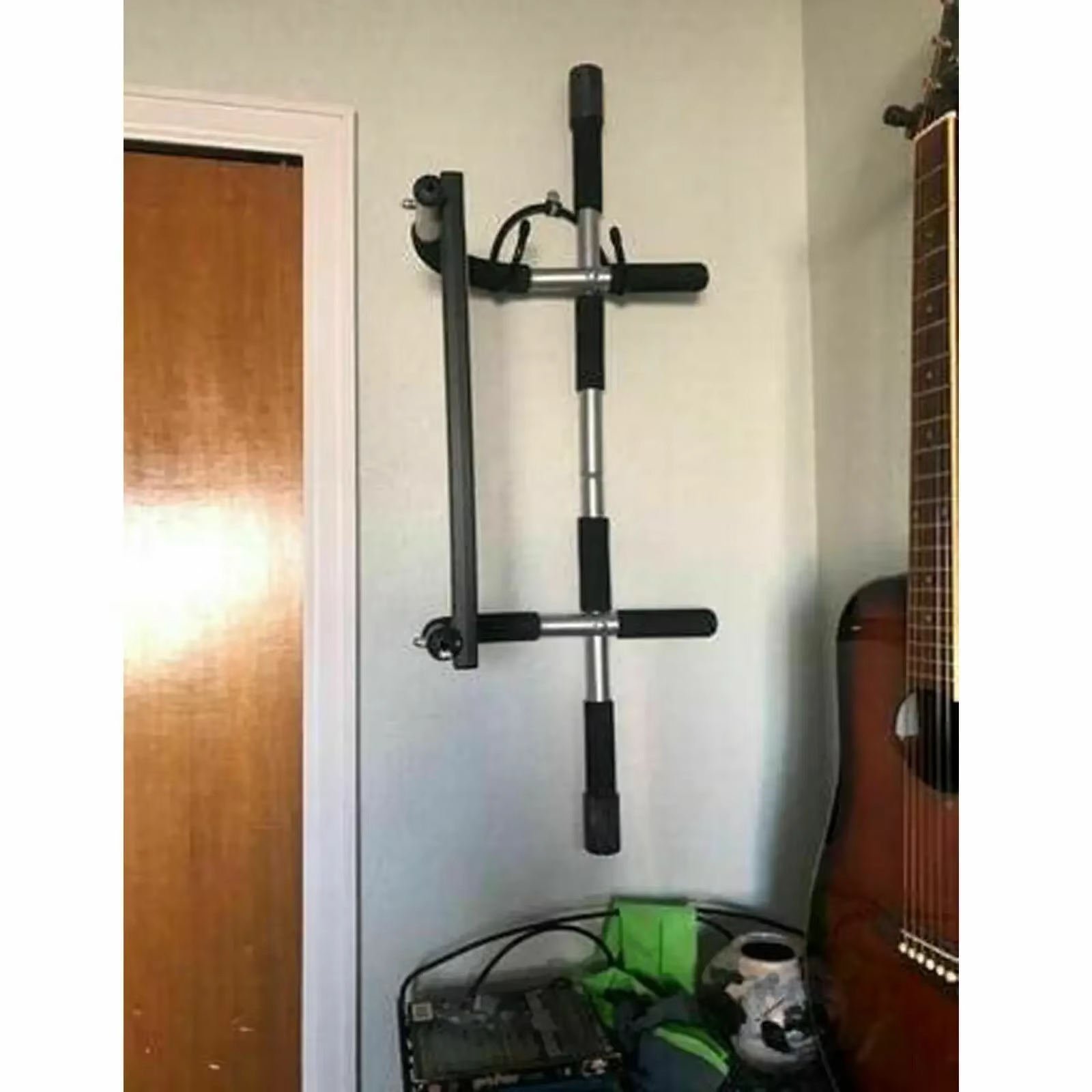 Barre de traction pour porte